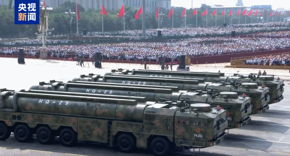 深圳配资 定向能武器装备首次亮相阅兵场 展示新式战斗力成就