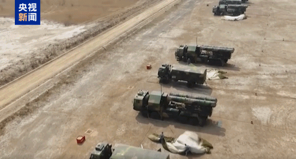 定向能武器装备首次亮相阅兵场 展示新式战斗力成就