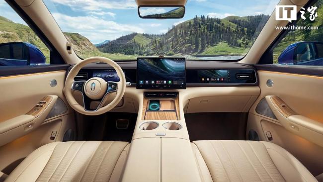 鸿蒙智行全新问界M7开启预订 全国百店同步亮相