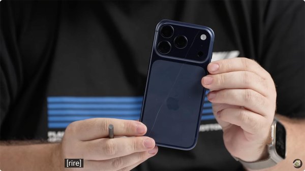 民银证券 苹果 iPhone 17 Pro / Max 遇划痕危机，深蓝色版尤为明显